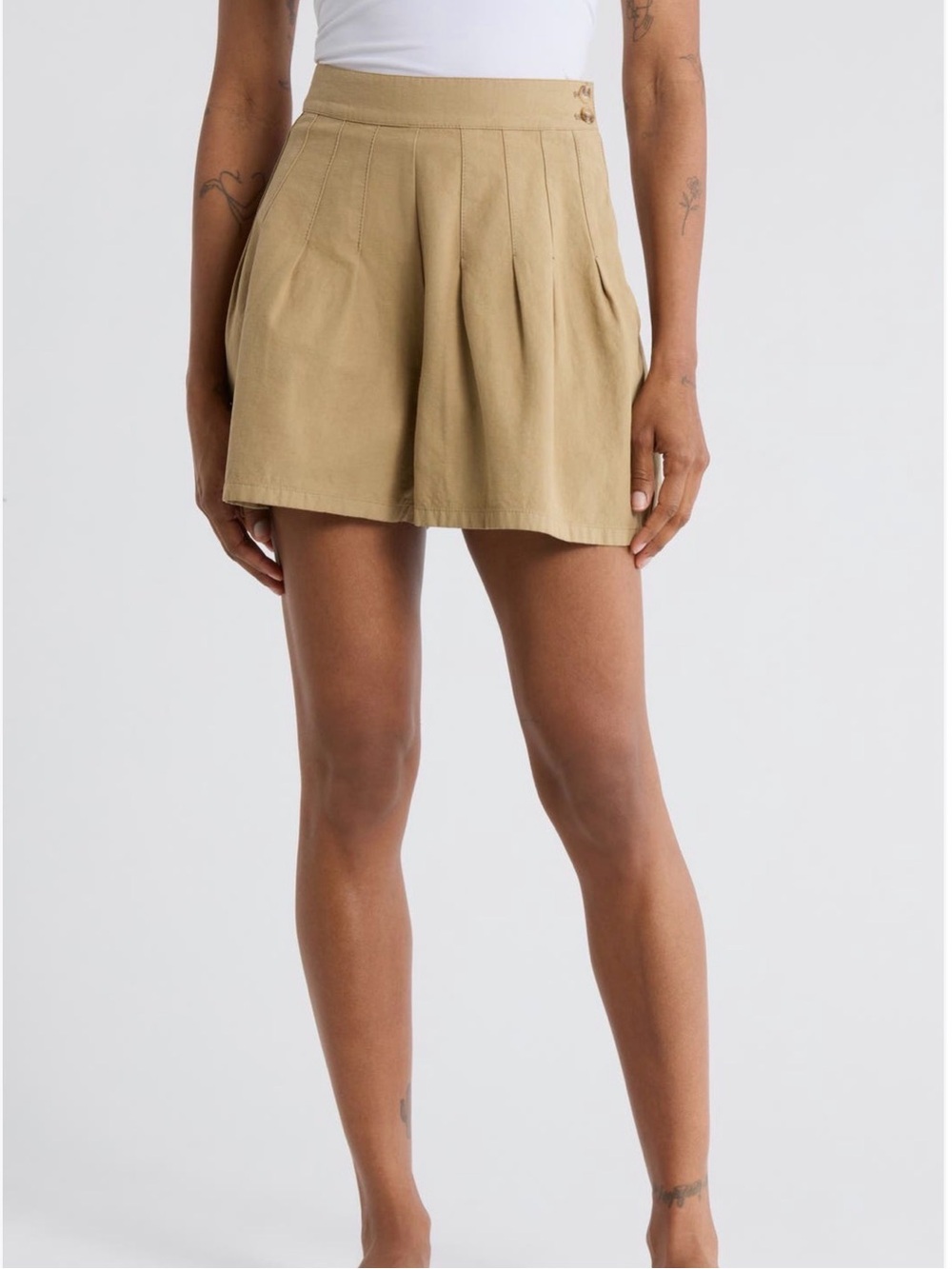 NWT THE GREAT. Tan Pleated High Waist Shorts Size 3 L